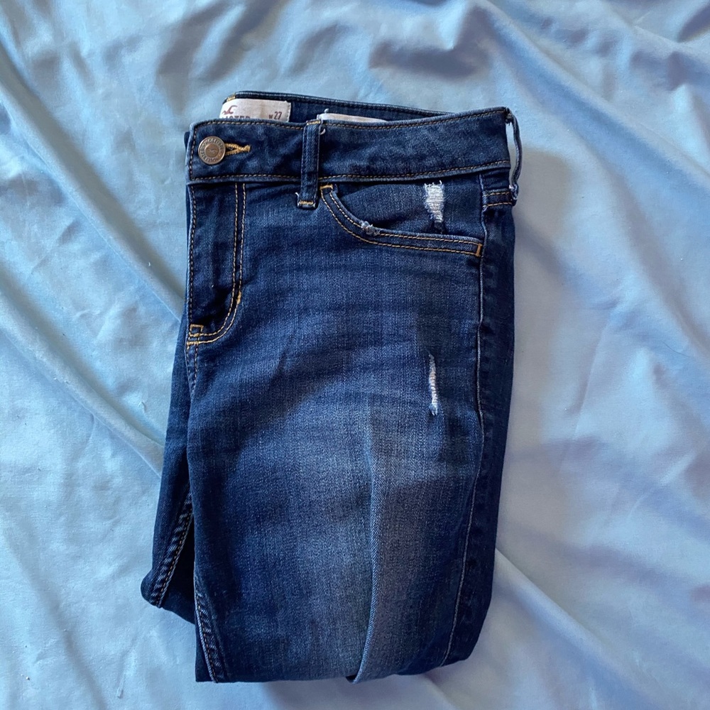 Dark washed Ripped Jeans